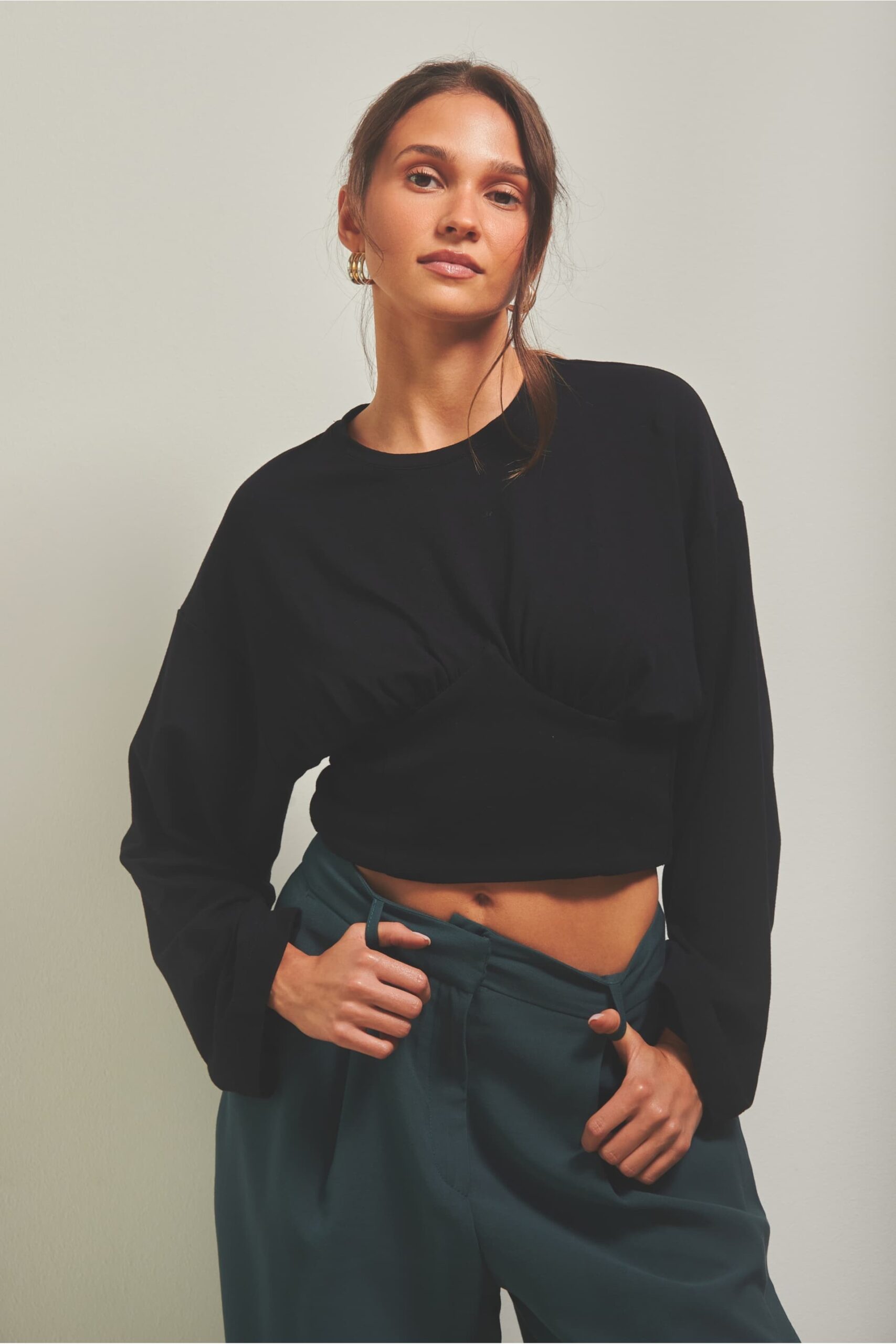 czarne bluzki oversize 